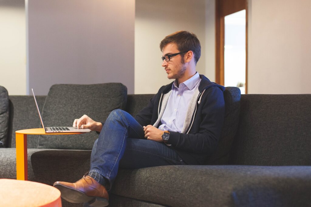 remote graphic designer hiring tips