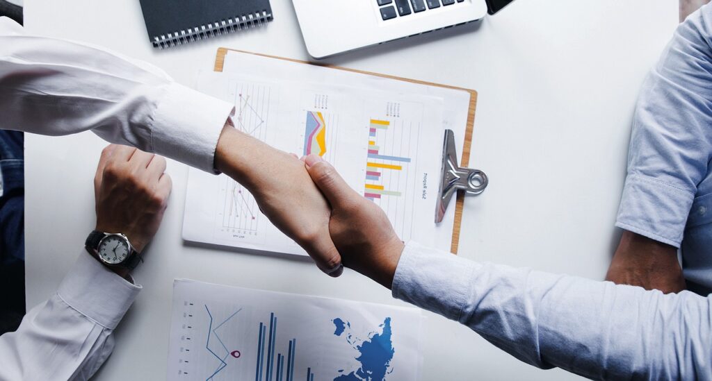 benefits of hiring link building specialists